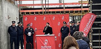 Der Grundstein für die Feuerwache ist gelegt